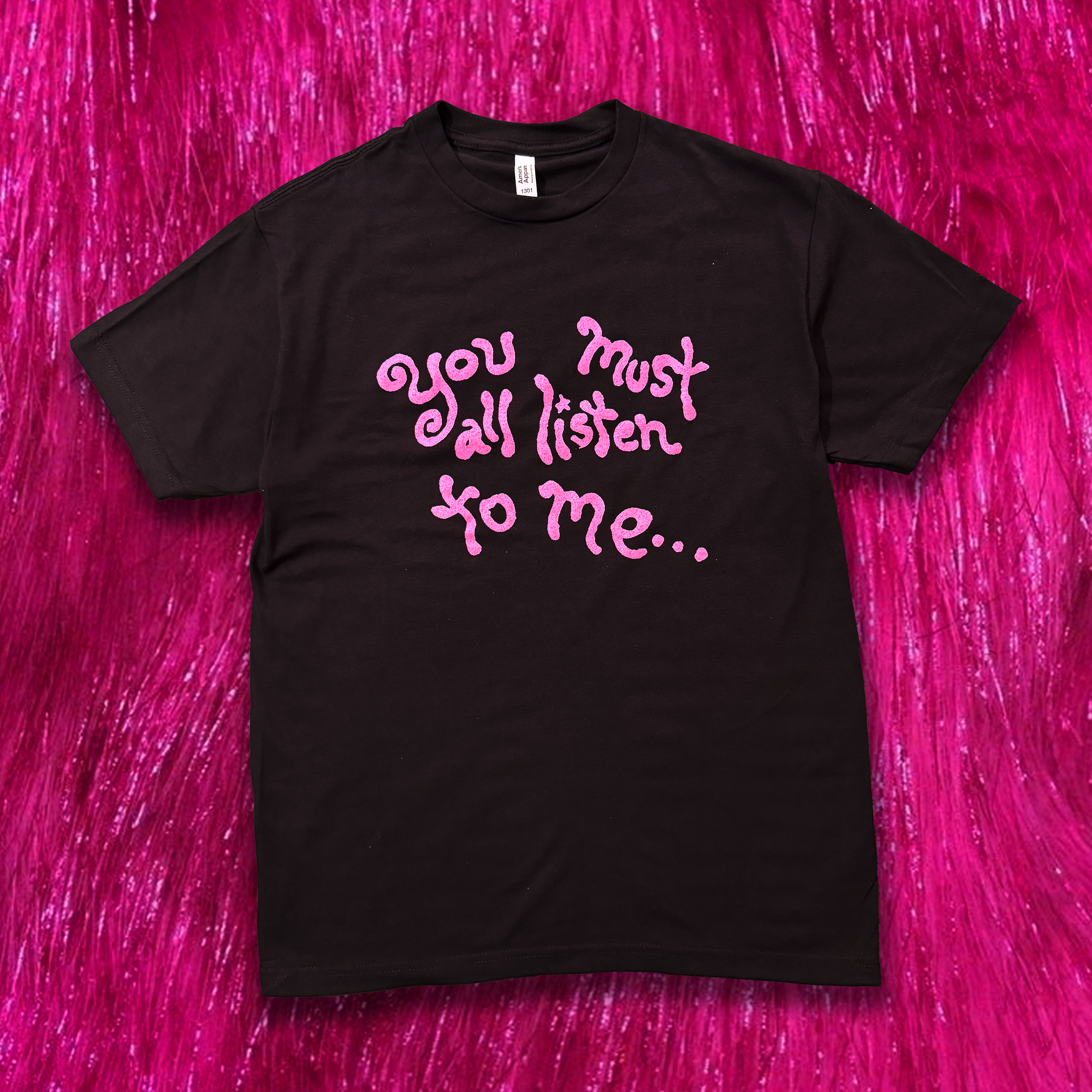 Listen 2 Me. (Black)